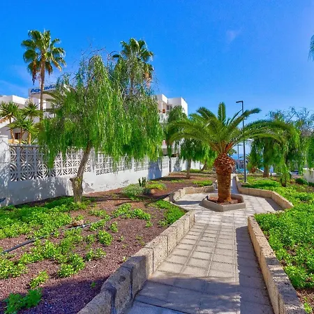 Sea And Sun 公寓 *